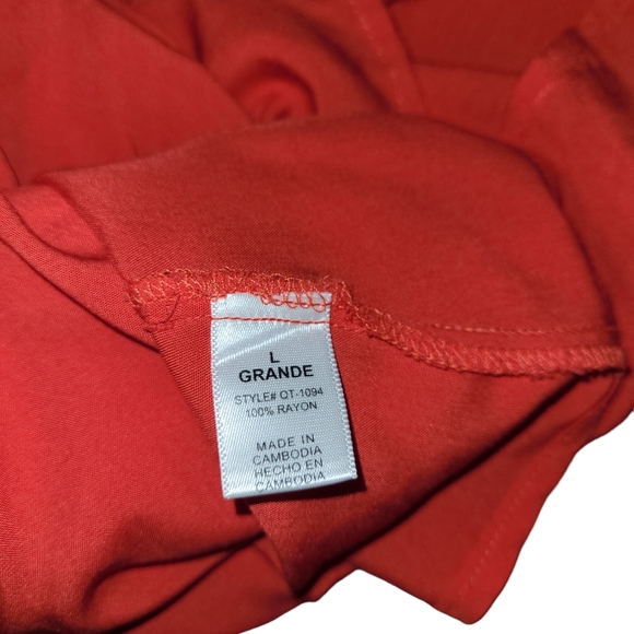 🌻The Arte Red Racerback Top - Picture 2 of 4